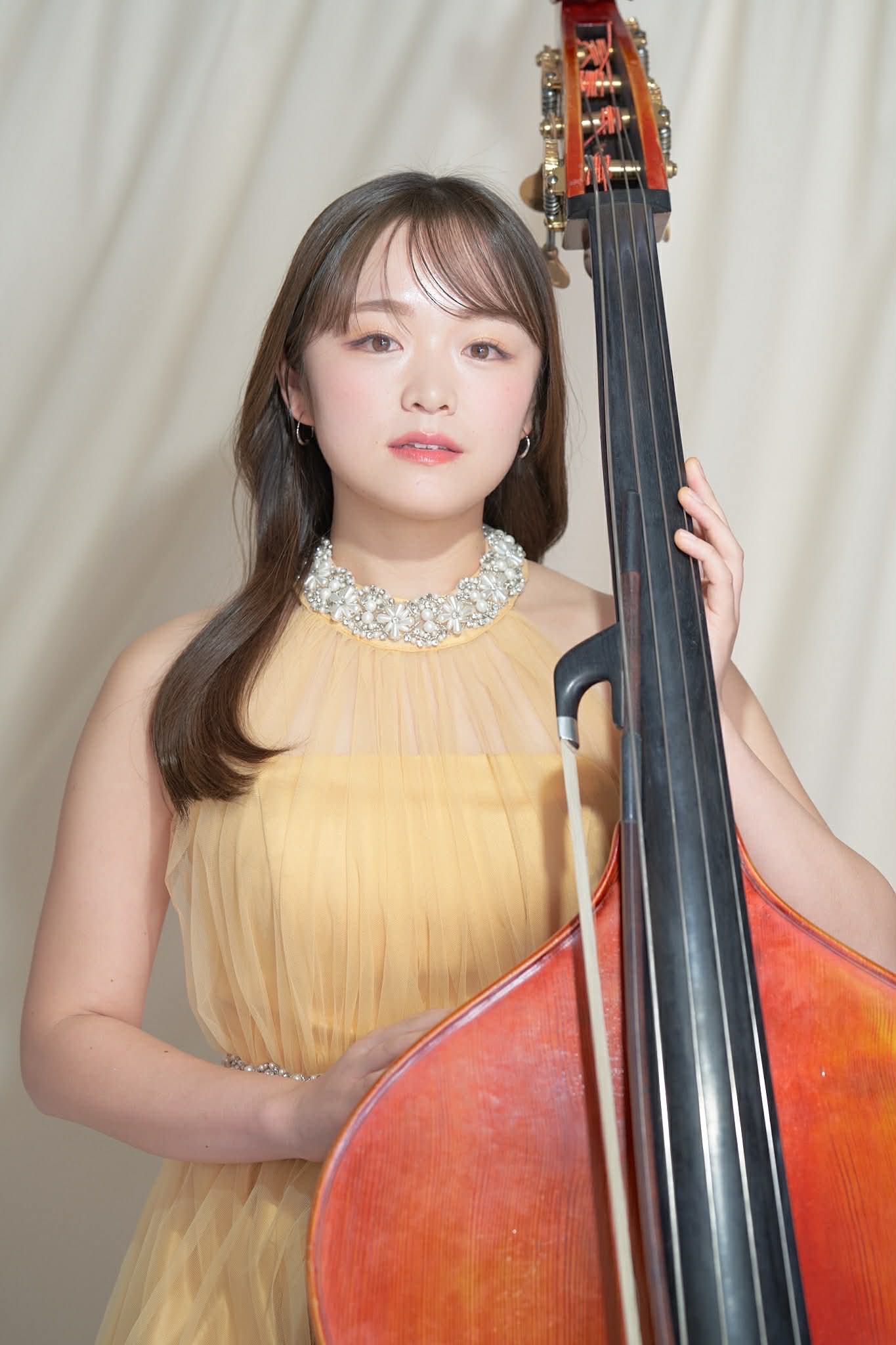 横山葉瑠菜／よこやま はるな（コントラバス）